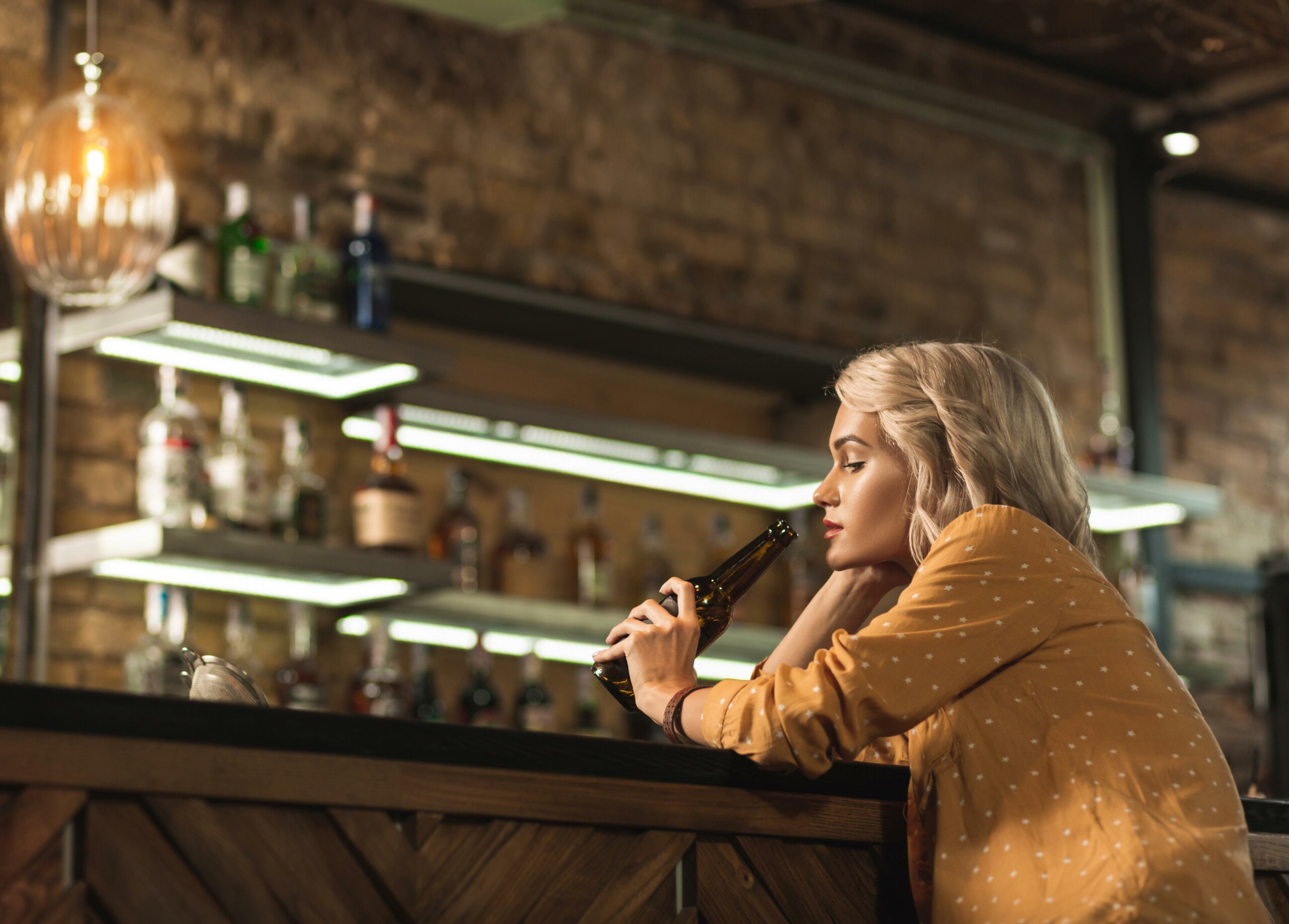 what-a-lady-can-wear-to-a-dive-bar-littlepinktop